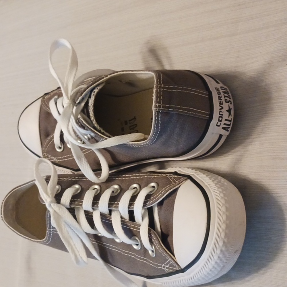 Gray Converse Chuck Taylor shoes size 7.5 womens/ 5.5 mens. Like new condition.